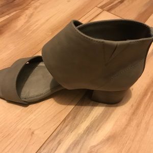 Aerosoles Heelrest  Suede and Leather size 7.5M